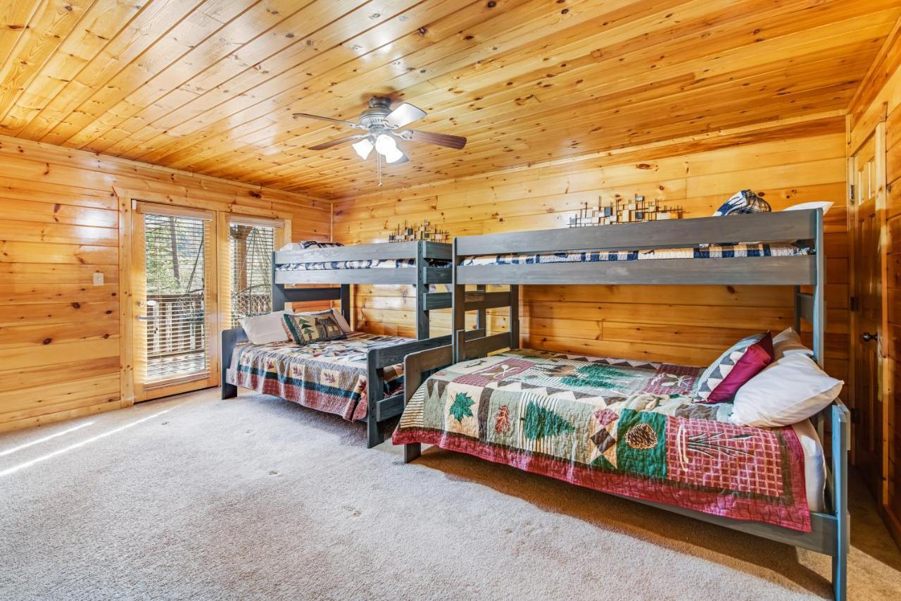 Вилла Triple Mountain View Гатлинбург Экстерьер фото