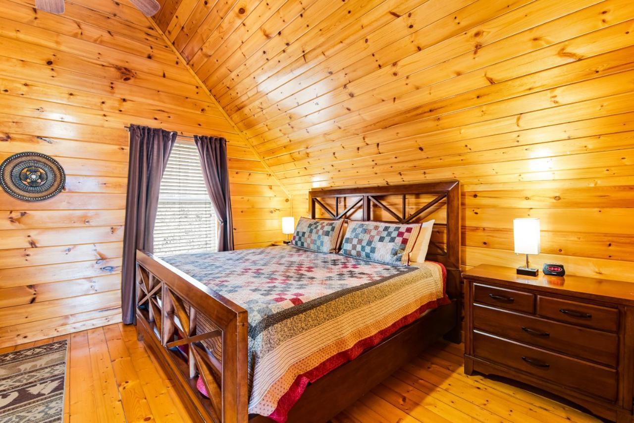 Вилла Triple Mountain View Гатлинбург Экстерьер фото