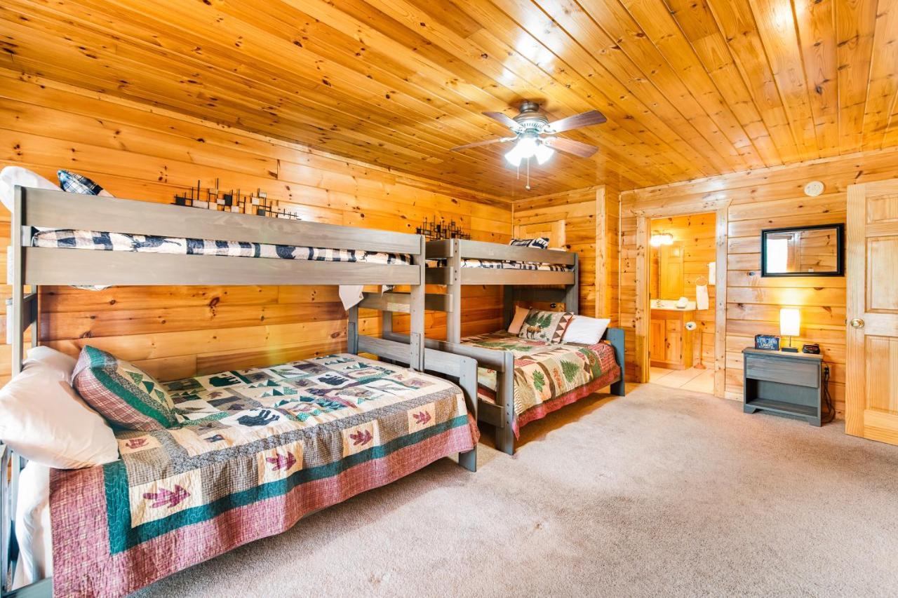 Вилла Triple Mountain View Гатлинбург Экстерьер фото